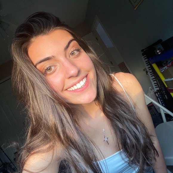 Meet your Posher, Rachel - Picture 1 of 1